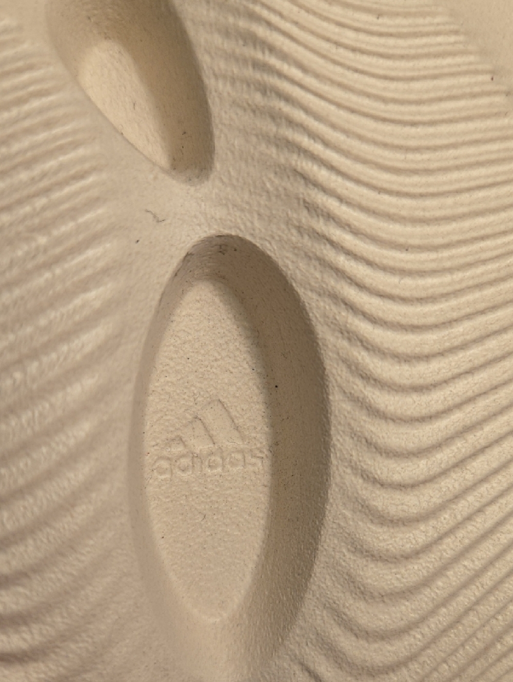 Adidas Cream Slip-On Foam RNNR - Picture 2 of 13